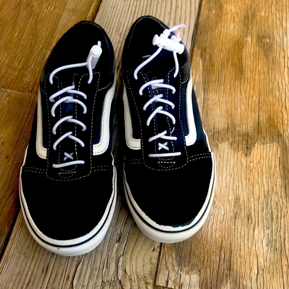 Vans black and white
